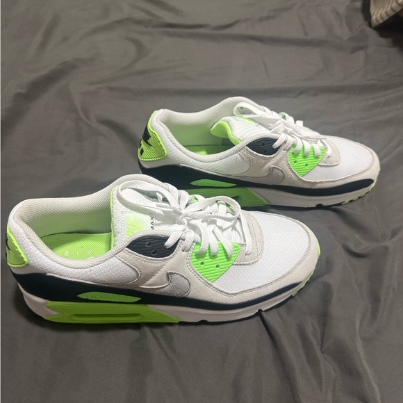 NWT Nike Air Max White and Neon Green Sneakers